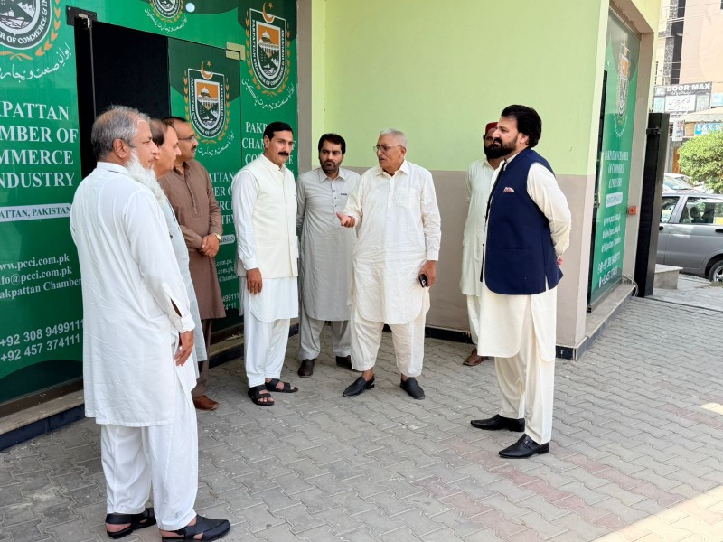 &lrm;President PCCI Briefed The MPA On Ongoing Initiatives, Including The Proposal For A Small Industrial Zone In Pakpattan  &lrm;. He Emphasized That Joint Efforts Are Essential To Create A Business-friendly Environment And To Generate Employment Opportunities For The Youth. &lrm; &lrm;Both Dignitaries Agreed To Enhance Future Cooperation For The Economic Uplift Of Pakpattan District. The Meeting Was Held In A Cordial Atmosphere, Reflecting Mutual Respect And A Shared Commitment To Public Service.