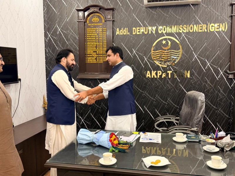 President, Pakpattan Chamber Of Commerce &amp; Industry (PCCI), Mr. Azmat Mahmood Chishti, Held A Formal Meeting With The Additional Deputy Commissioner (General) Pakpattan At The ADCG Office Today.